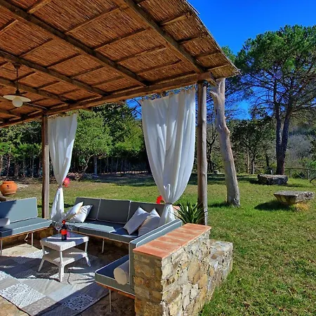 Villa Casa Fioraie By Posarellivillas