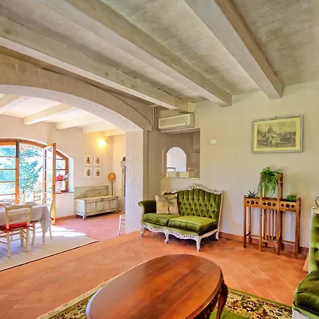Casa Fioraie By Posarellivillas Вилла