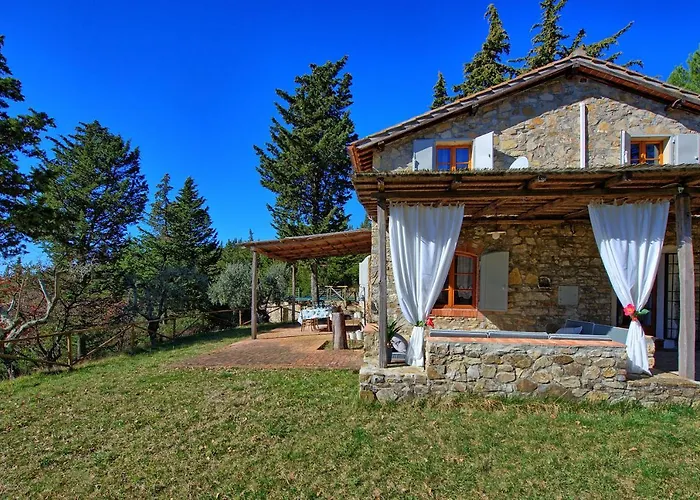 빌라 Casa Fioraie By Posarellivillas